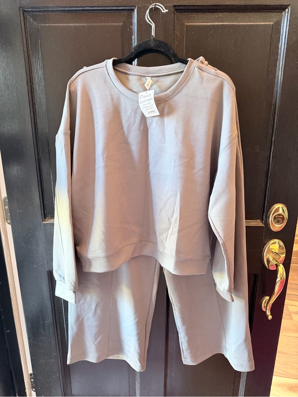 Scuba-like brand new set. NWT grey wide-leg sweatsuit.